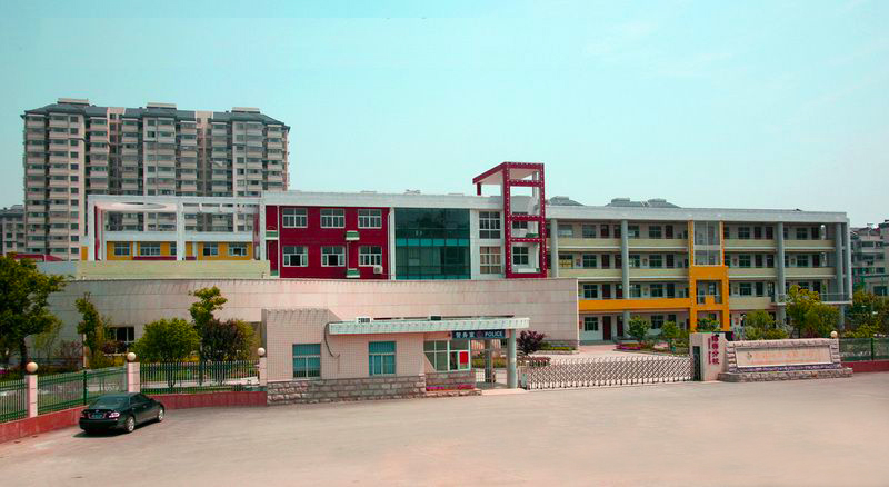 性能強有顏值，讓LED顯示屏的美綻放校園
