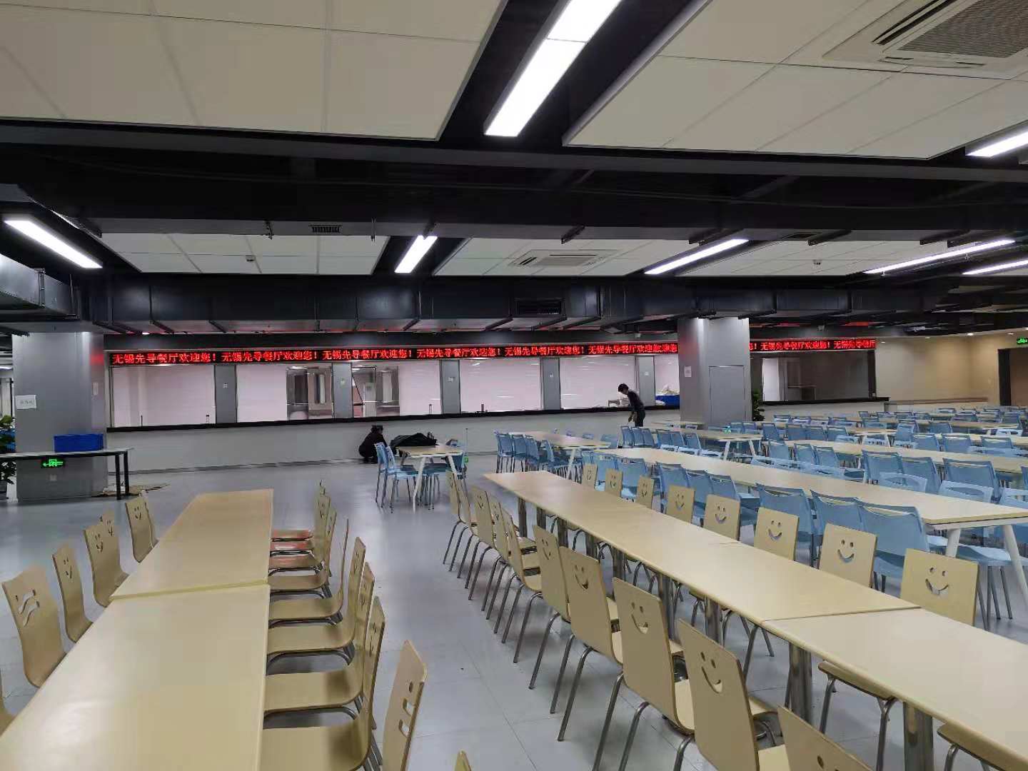 無(wú)錫先導室內LED顯示屏順利交付使用！